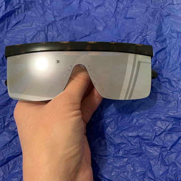 STELLA MCCARTNEY SC0148S 004 Shield Sunglasses - Picture 3 of 7